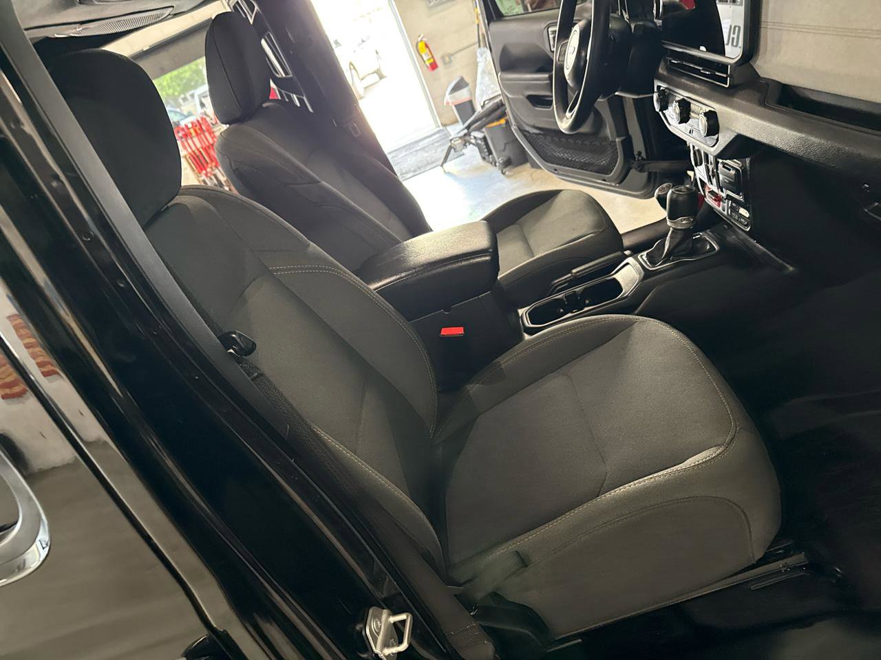 Used 2024 Jeep Wrangler Unlimited image 54