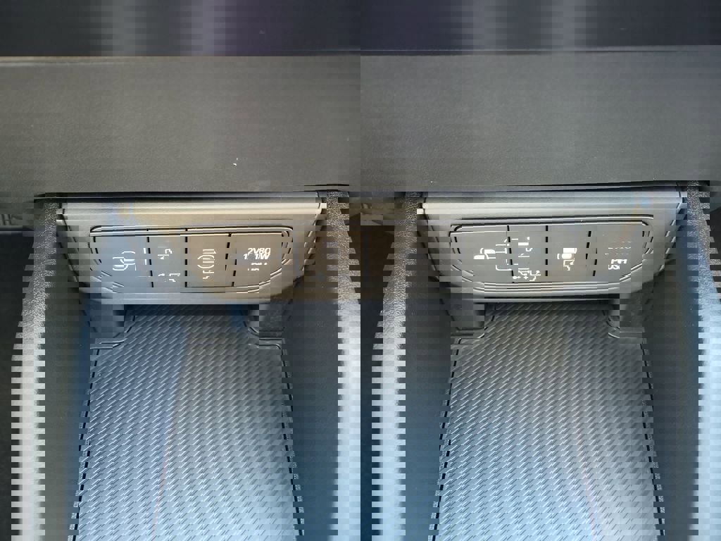 New 2026 Kia K4 LXS image 32