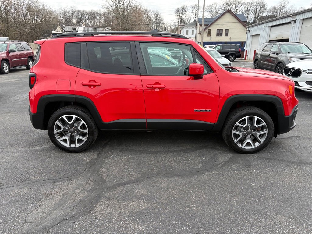 Used 2017 Jeep Renegade Latitude w/ Cold Weather Group image 2