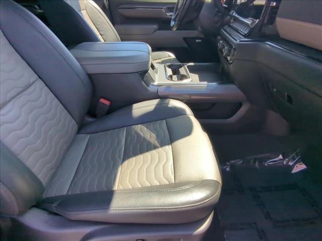 Used 2024 Chevrolet Silverado 2500 ZR2 w/ Technology Package image 20