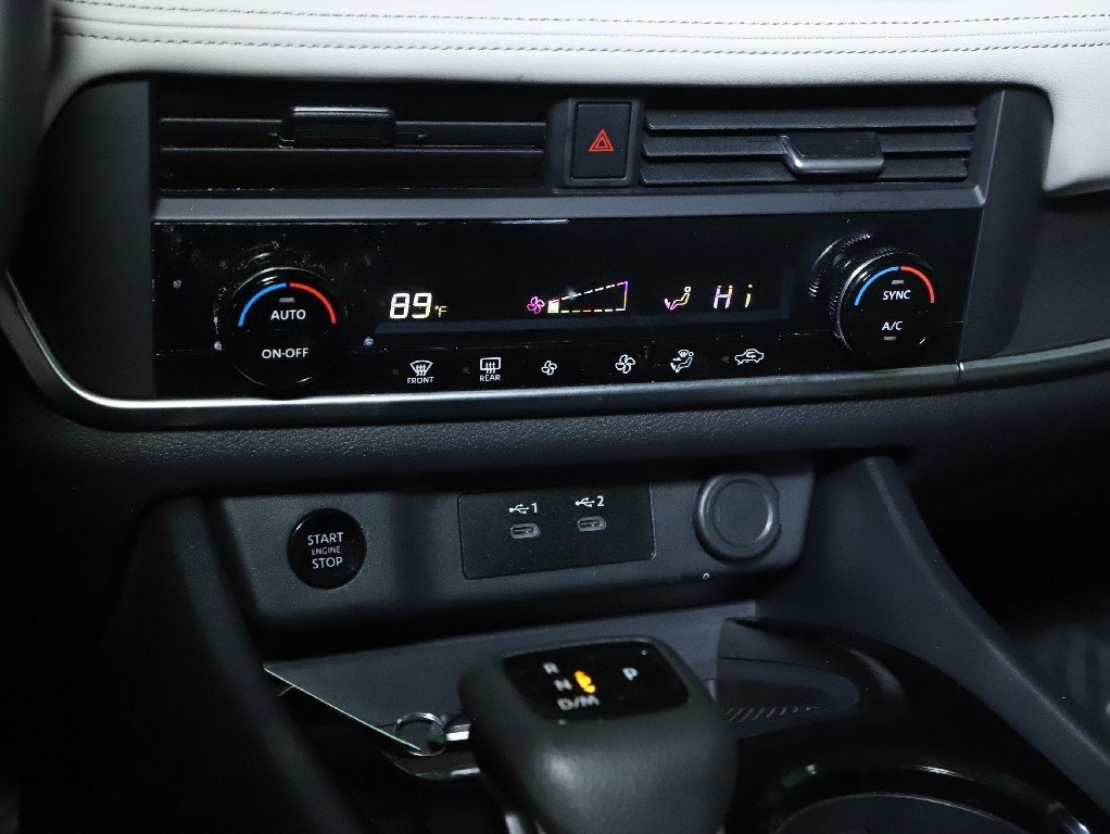 Certified 2025 Nissan Rogue SV image 26