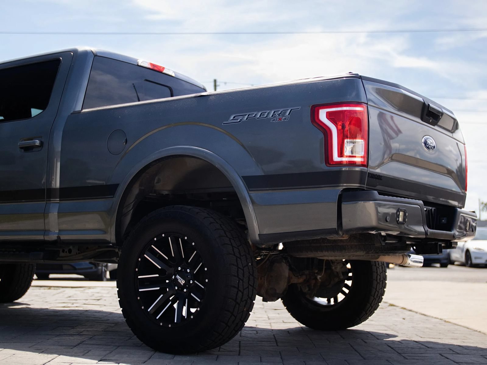 Used 2016 Ford F150 XLT w/ Equipment Group 302A Luxury AWD/4WD image 10
