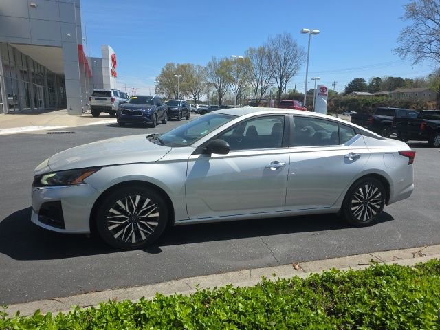Used 2024 Nissan Altima 2.5 SV image 4