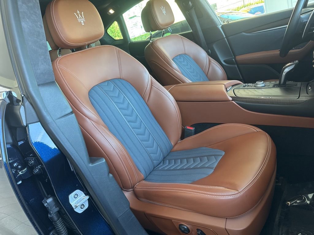 Used 2020 Maserati Levante S GranLusso image 21