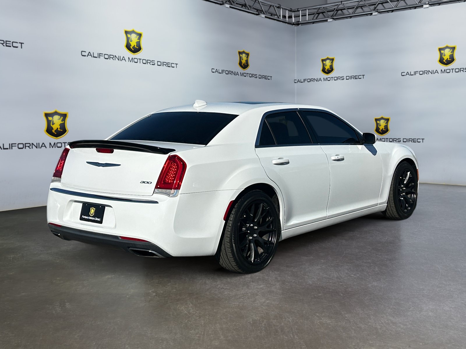 Used 2017 Chrysler 300 Limited w/ Value Package RWD image 5