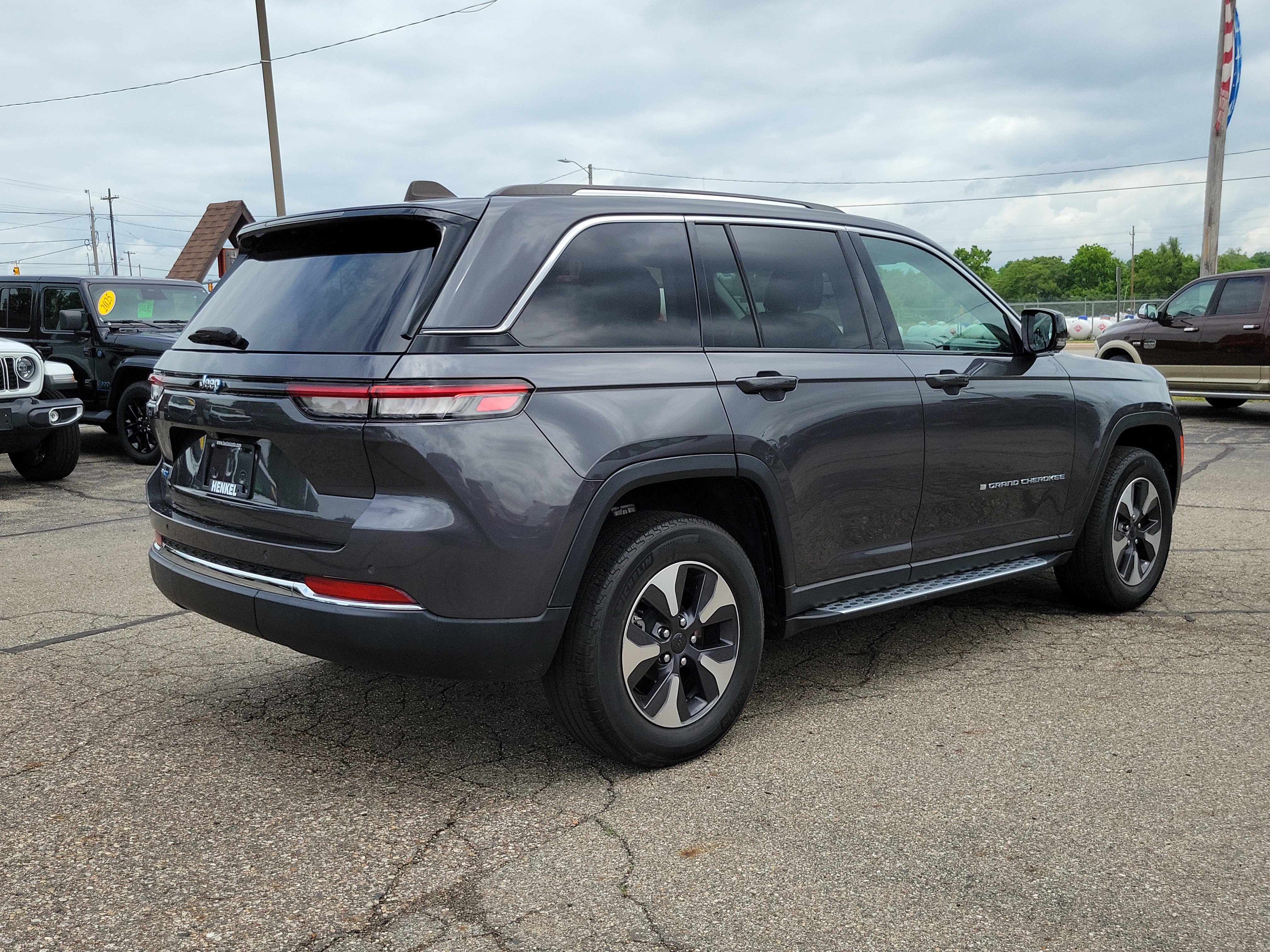 Used 2022 Jeep Grand Cherokee Limited 4xe AWD/4WD image 4