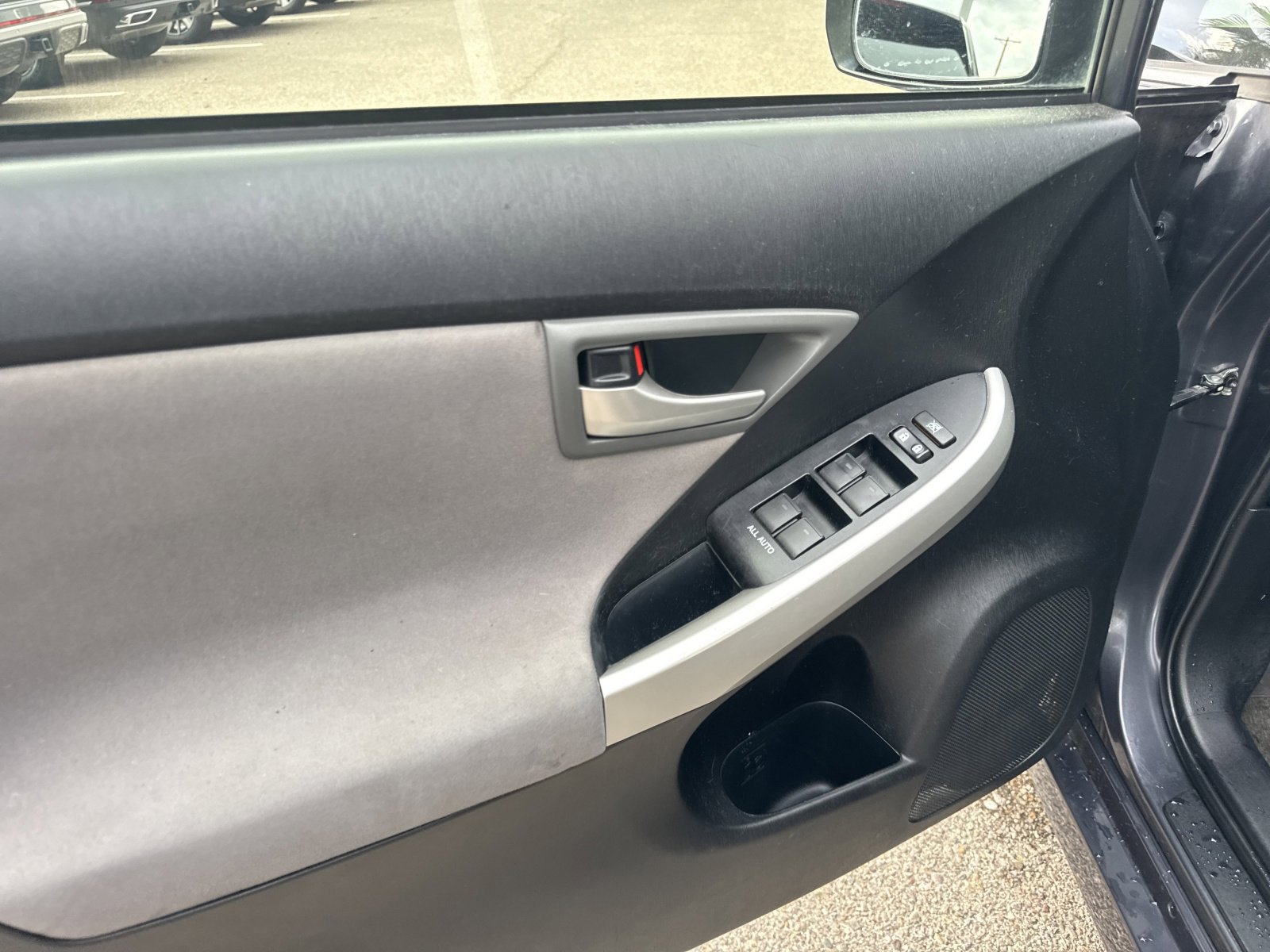 Used 2015 Toyota Prius Two image 14