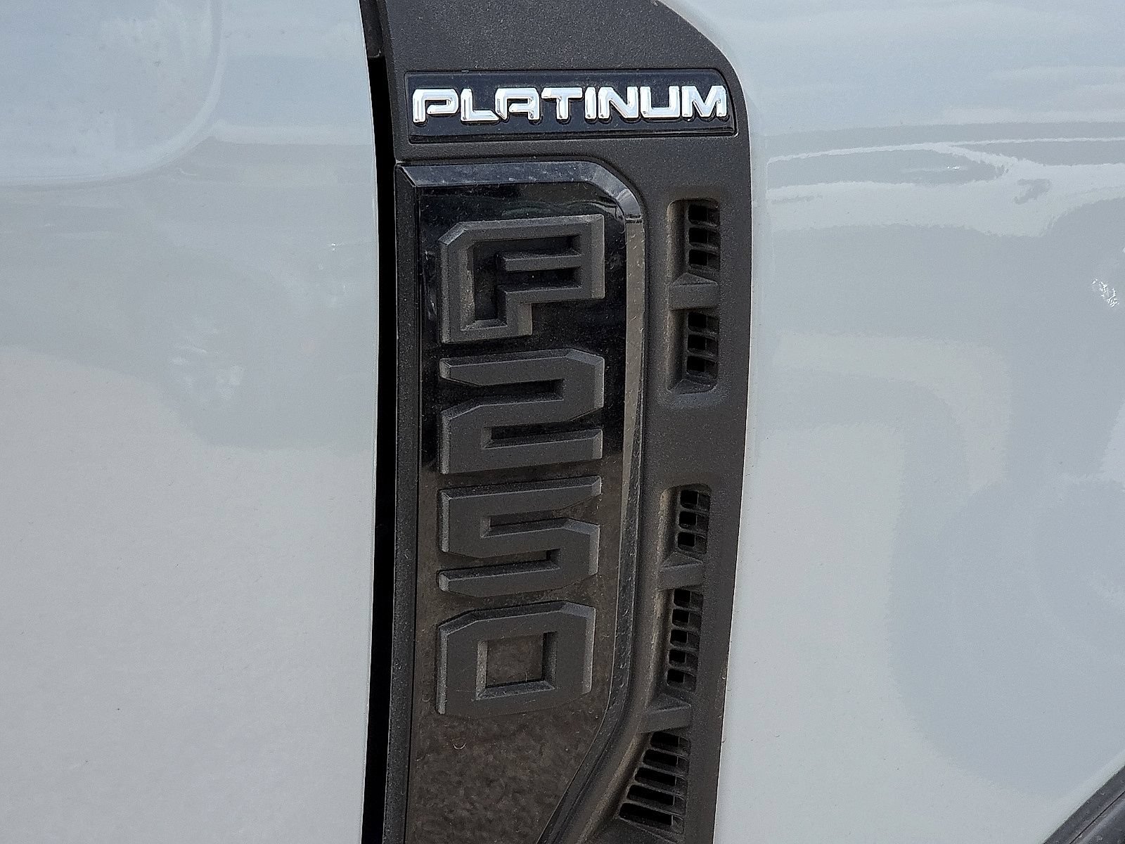 Used 2025 Ford F250 Platinum AWD/4WD image 9