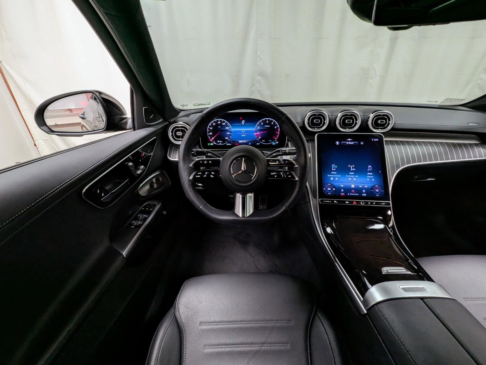 Used 2023 Mercedes-Benz C 300 Sedan image 2