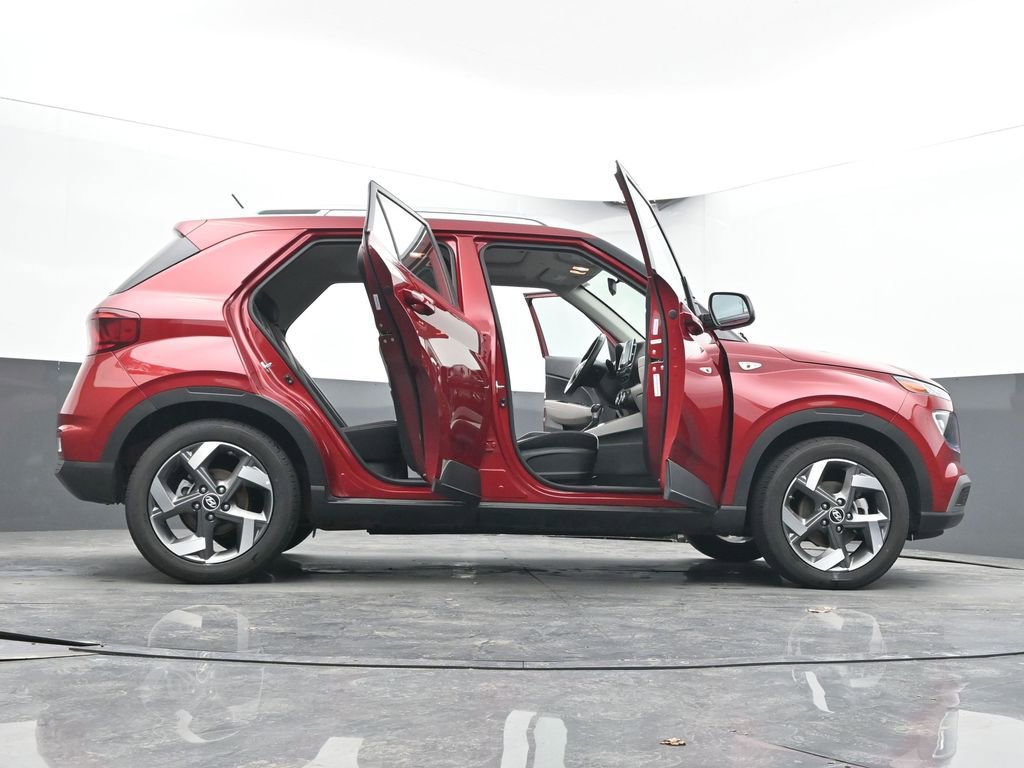 Used 2025 Hyundai Venue SEL image 92