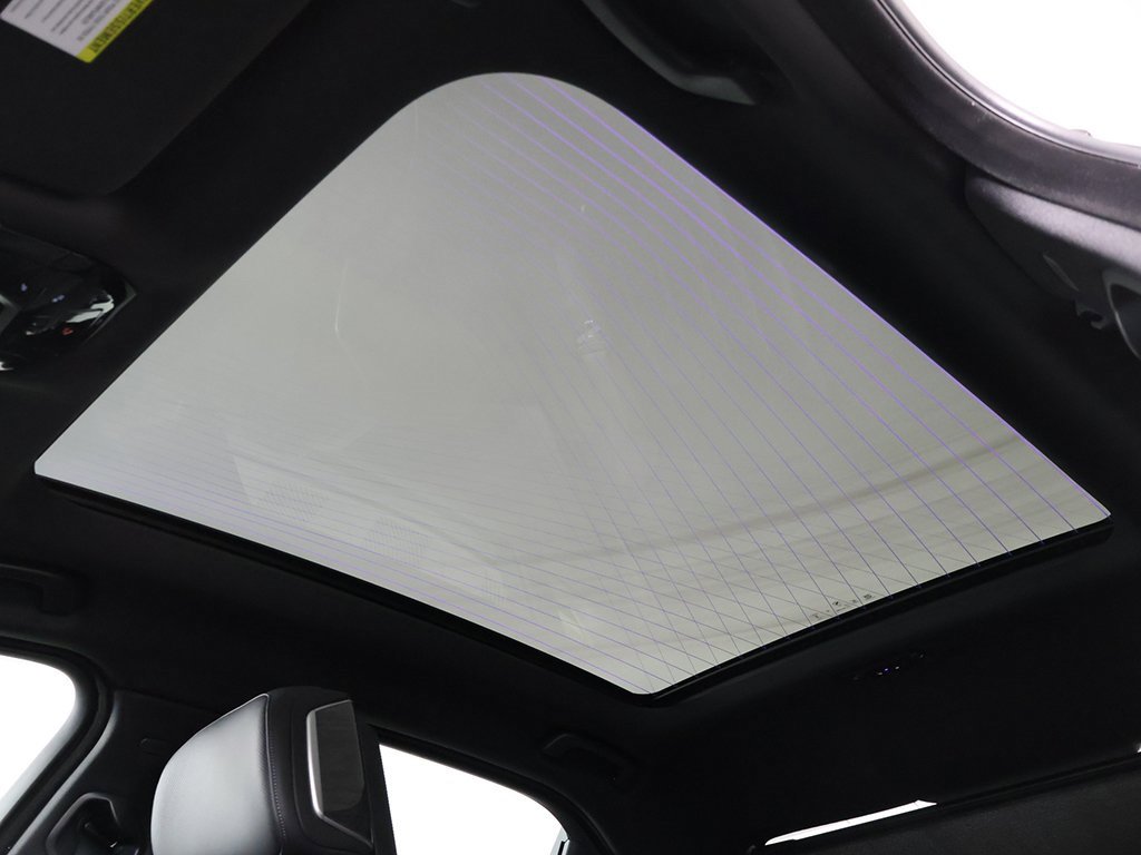 Used 2025 BMW i7 xDrive60 w/ Premium Package image 21