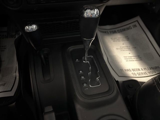 Used 2017 Jeep Wrangler Unlimited Rubicon w/ Connectivity Group image 20