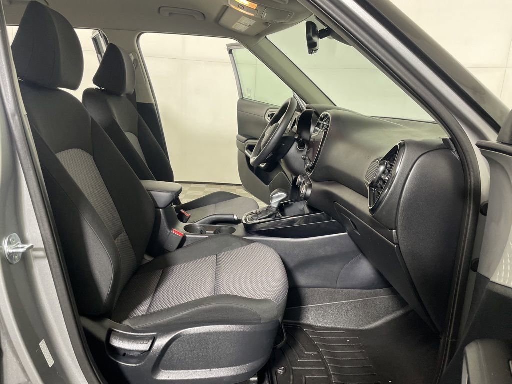 Used 2023 Kia Soul S image 22