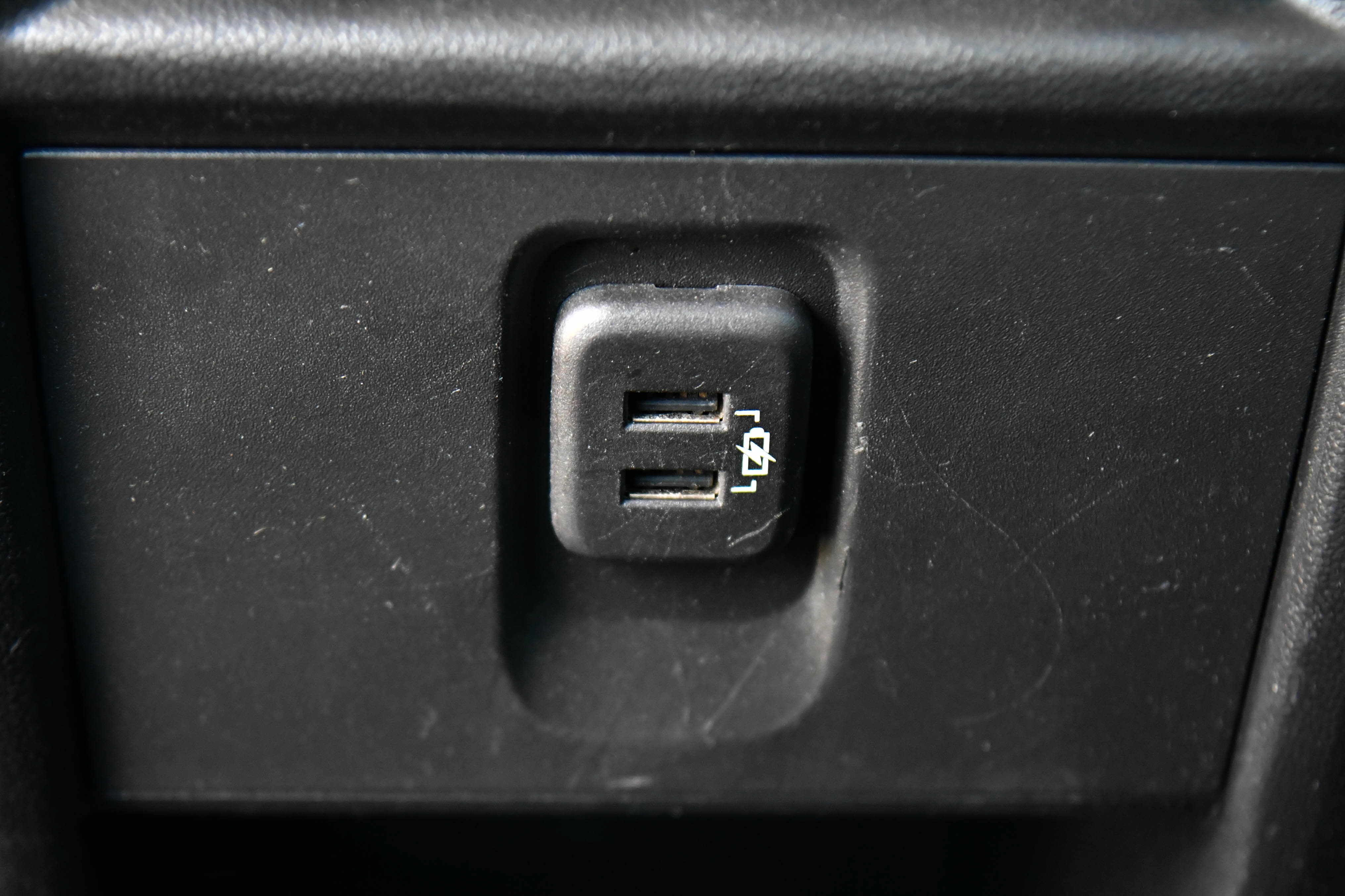 Used 2021 Chevrolet Traverse LS FWD image 36