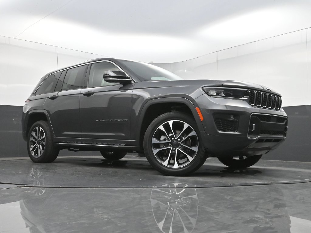 Used 2022 Jeep Grand Cherokee Overland w/ Luxury Tech Group IV RWD image 33