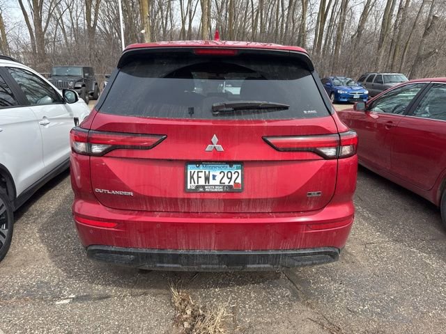 Used 2023 Mitsubishi Outlander SE Black Edition image 9