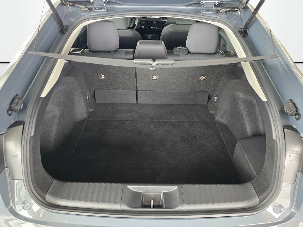 Used 2024 Toyota Prius LE FWD image 15