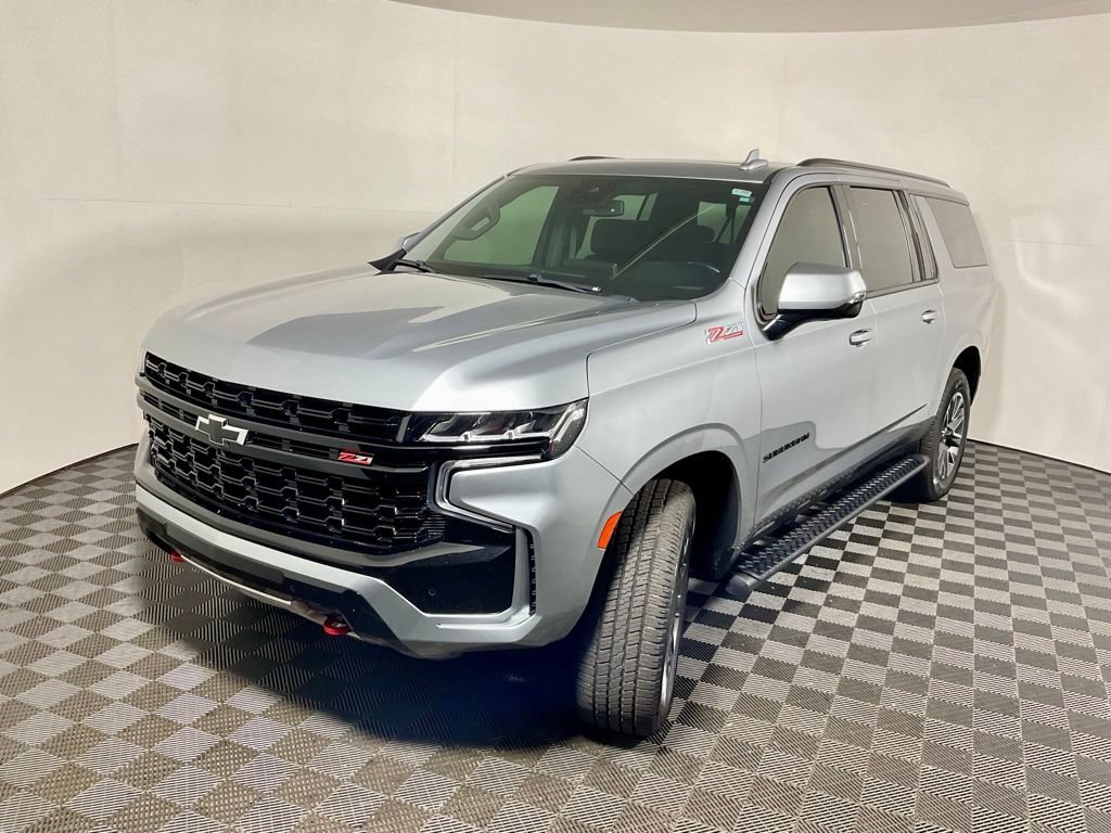Used 2024 Chevrolet Suburban Z71 w/ Luxury Package AWD/4WD image 12