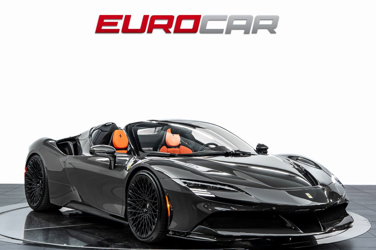 Used 2024 Ferrari SF90 Spider image 9