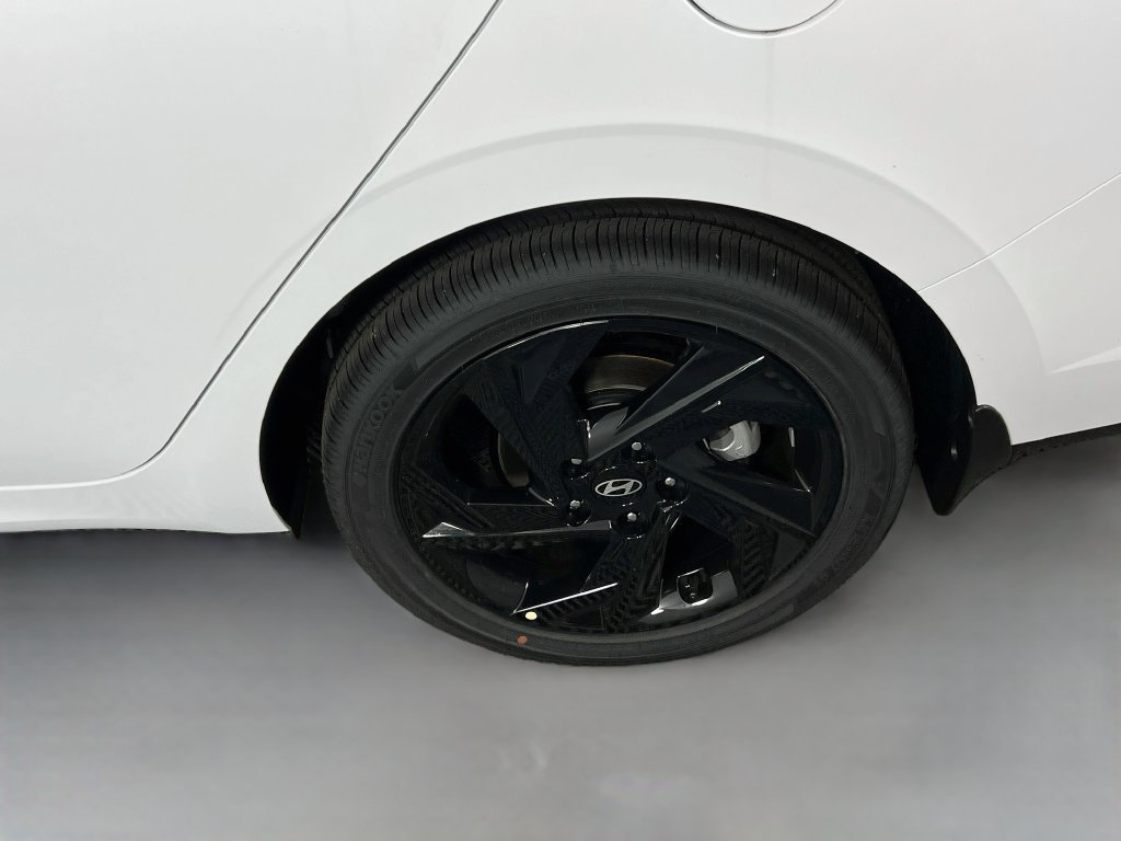 New 2026 Hyundai Elantra SEL Sport FWD image 25