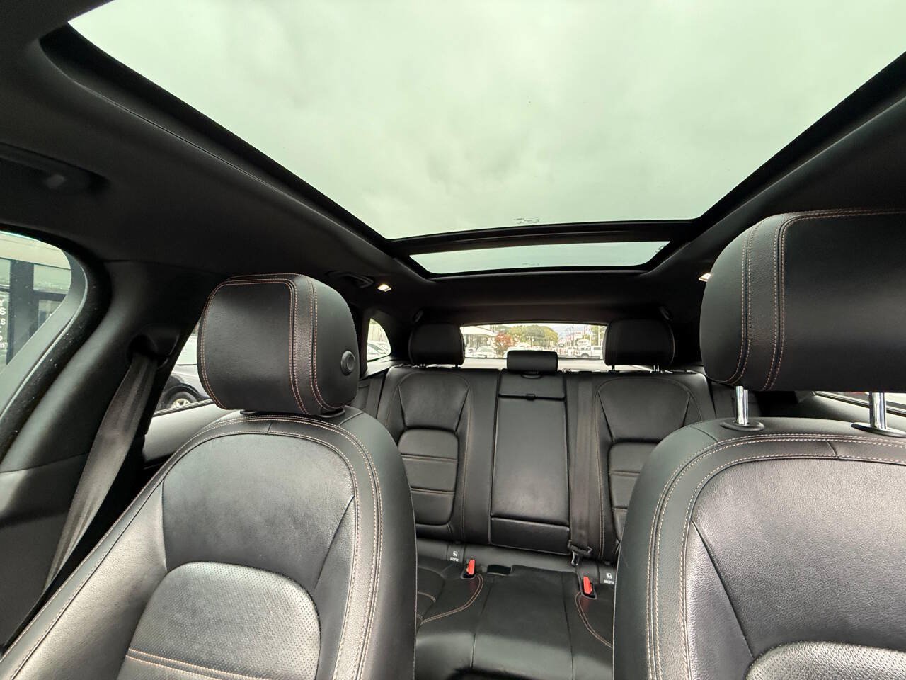 Used 2017 Jaguar F-PACE Prestige AWD/4WD image 11
