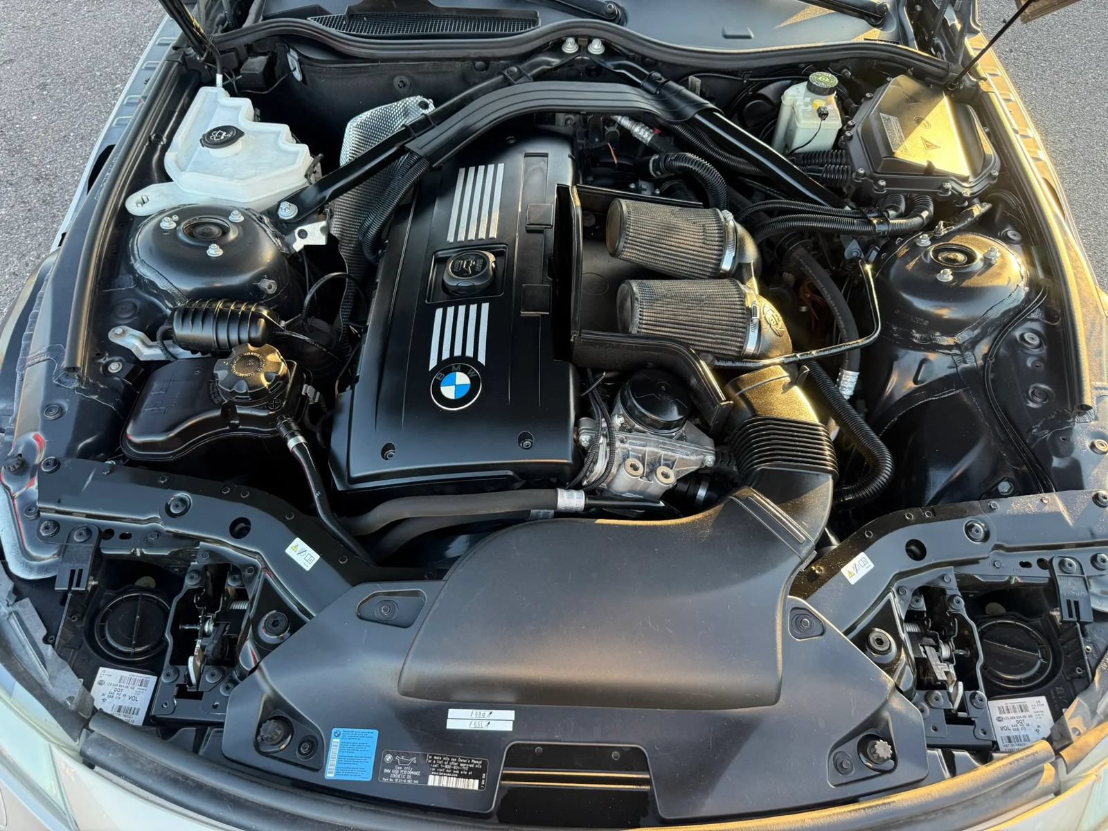Used 2010 BMW Z4 sDrive35i w/ Premium Pkg RWD image 16