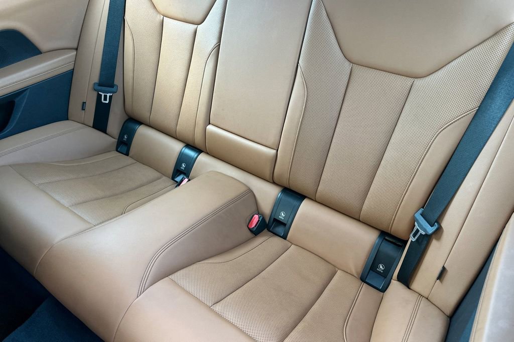 Used 2023 BMW 430i Coupe w/ Premium Package image 5