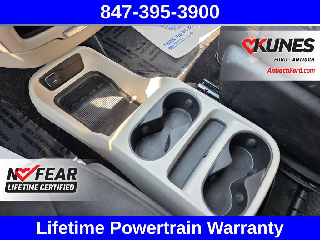 Used 2023 Chrysler Voyager LX FWD image 40