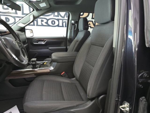 Used 2023 Chevrolet Silverado 1500 RST AWD/4WD image 17