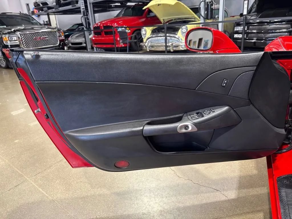 Used 2008 Chevrolet Corvette Coupe w/ Preferred Equipment Group RWD image 9