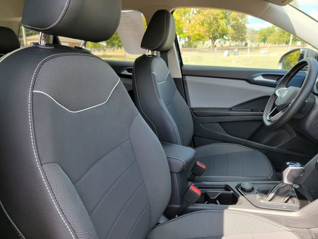 Used 2024 Volkswagen Taos SE image 19