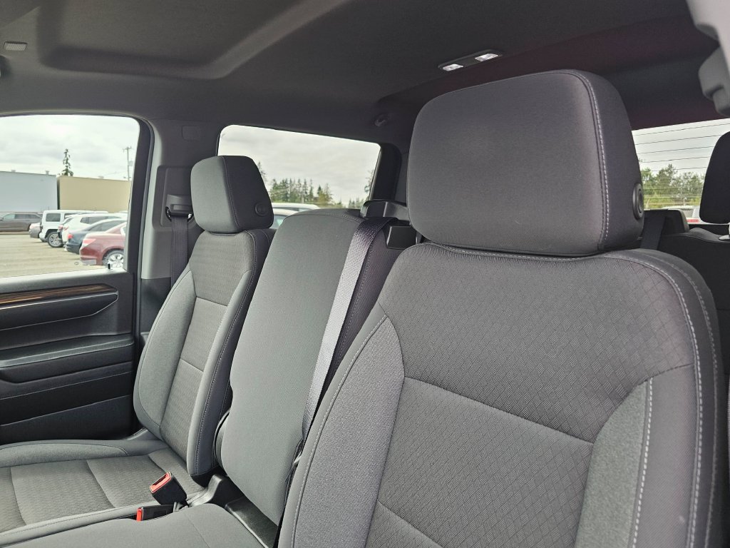 Used 2024 Chevrolet Silverado 1500 LT AWD/4WD image 19