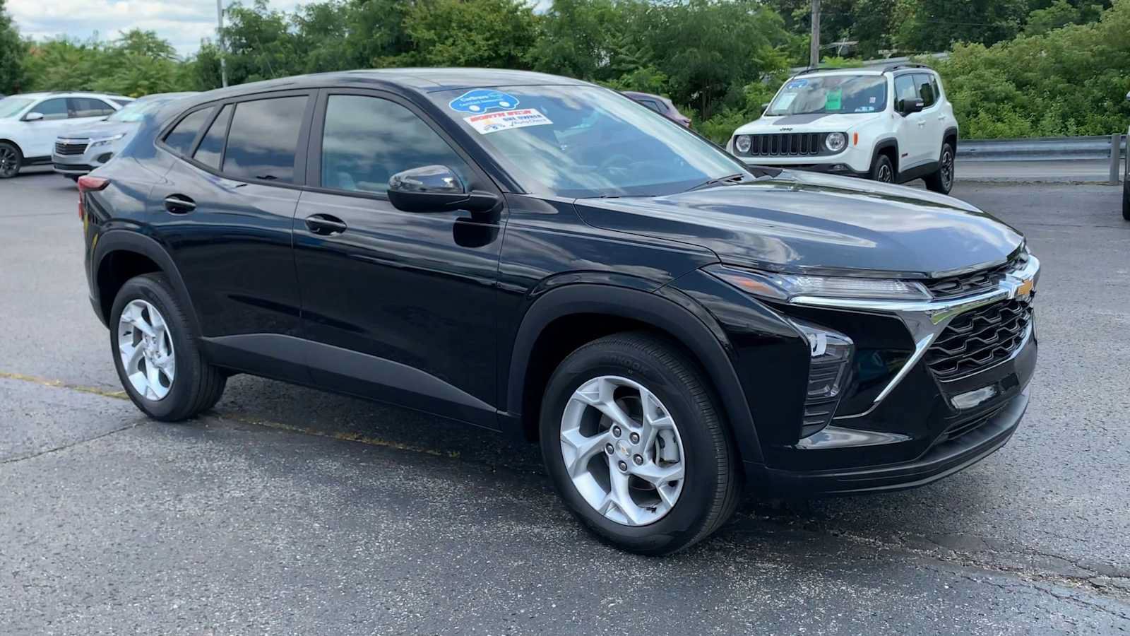 Certified 2024 Chevrolet Trax LS w/ LS Convenience Package FWD image 2