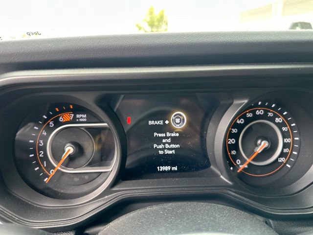 Used 2024 Jeep Wrangler Unlimited Sahara w/ Technology Group AWD/4WD image 11