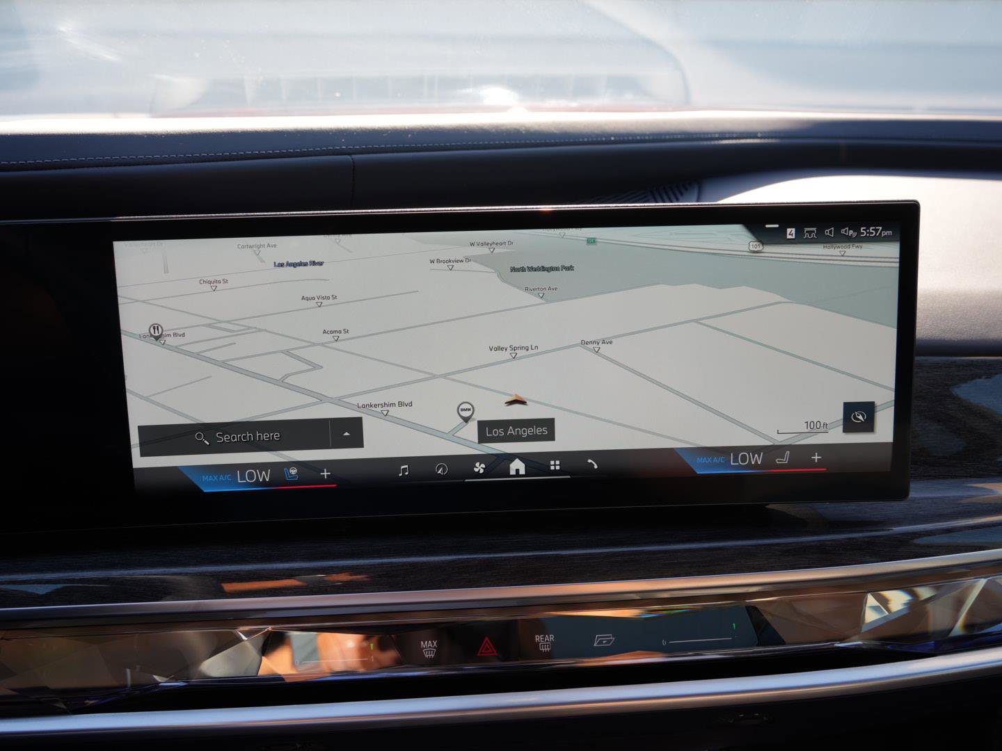 Used 2025 BMW 760i xDrive w/ Executive Package image 9