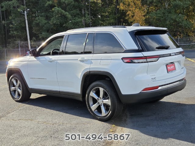 Used 2022 Jeep Grand Cherokee Limited AWD/4WD image 3