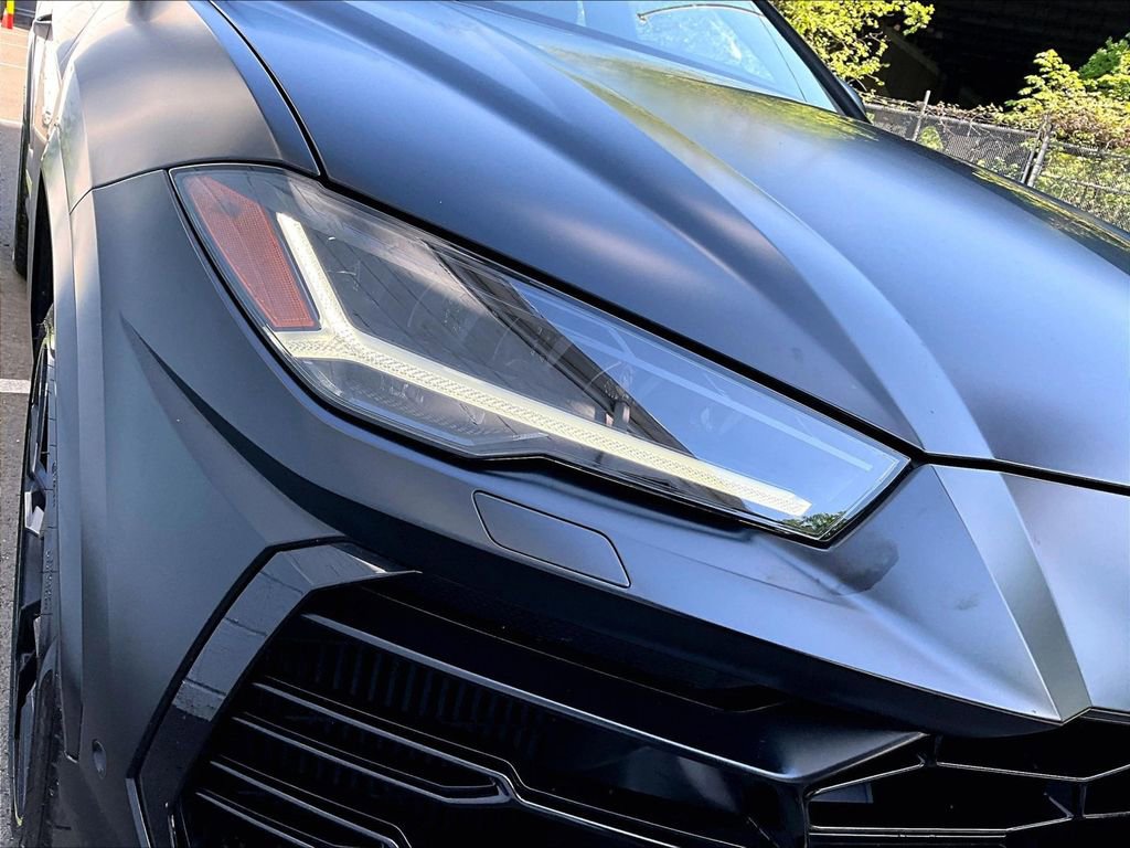 Used 2022 Lamborghini Urus AWD/4WD image 30