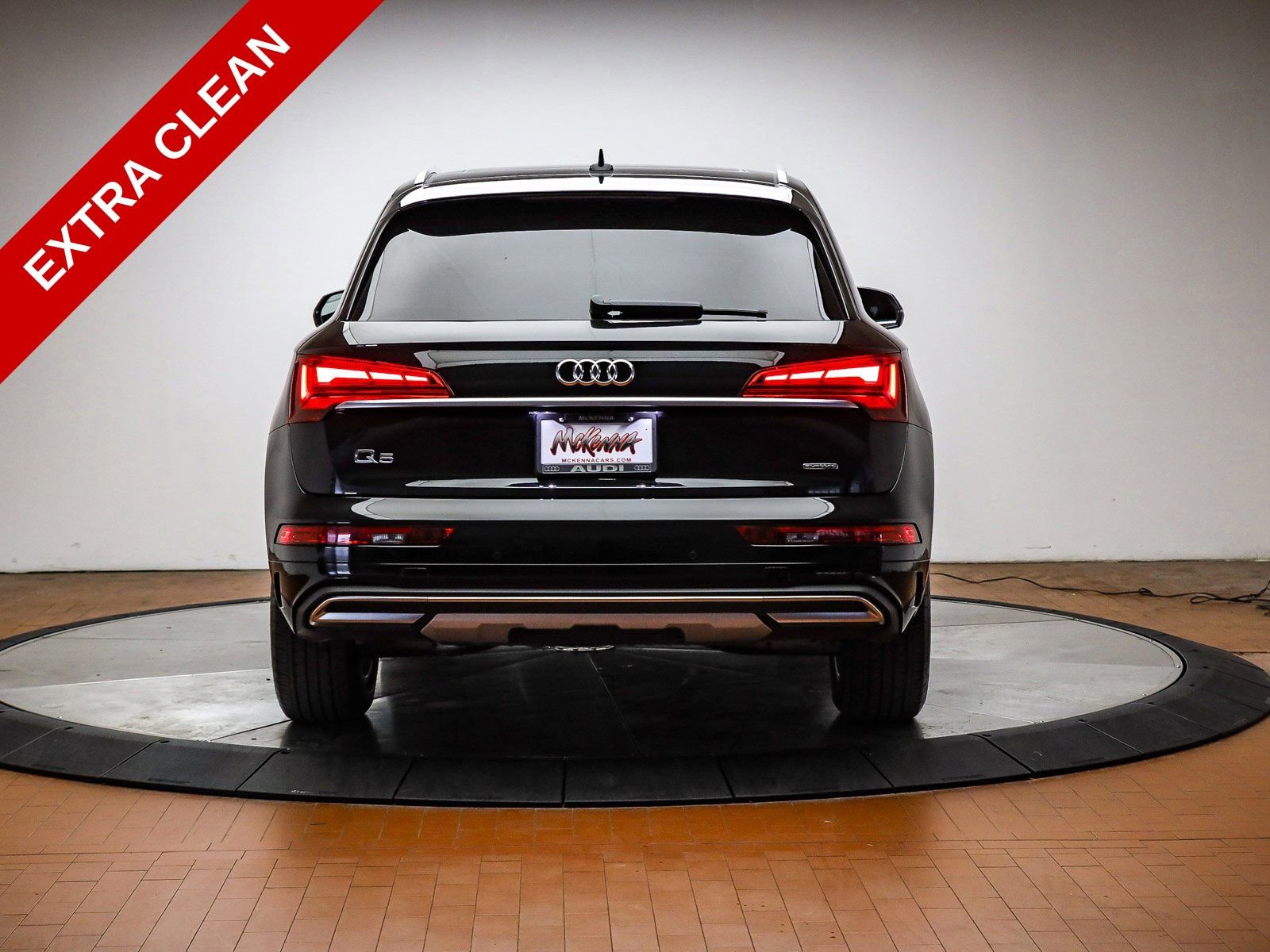 Used 2023 Audi Q5 Premium w/ Convenience Package AWD/4WD image 3