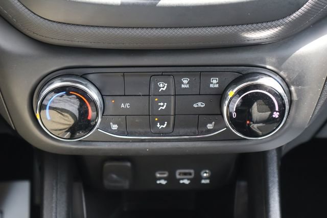 Used 2022 Chevrolet TrailBlazer LT FWD image 12