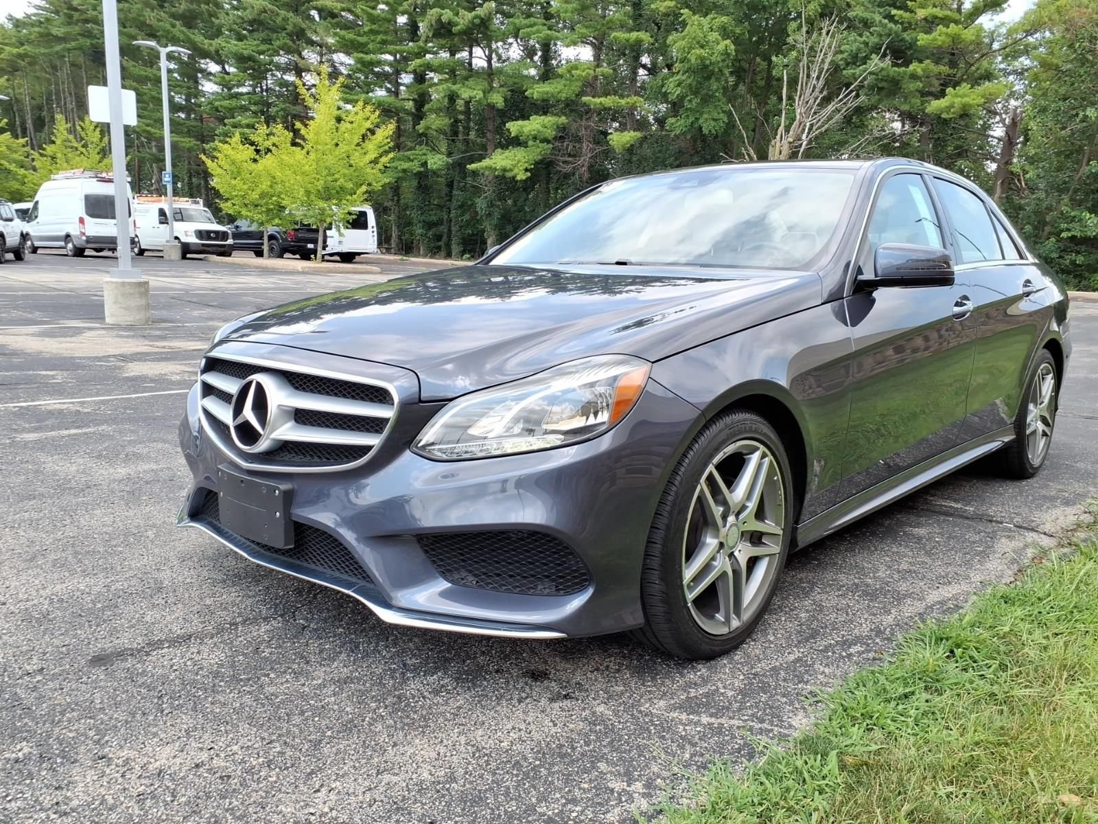 Used 2014 Mercedes-Benz E 350 4MATIC Sedan image 4