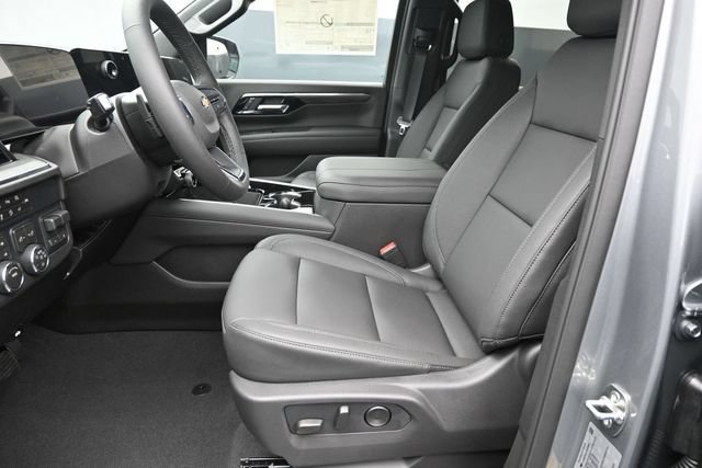 New 2026 Chevrolet Suburban LT w/ Comfort Package AWD/4WD image 19