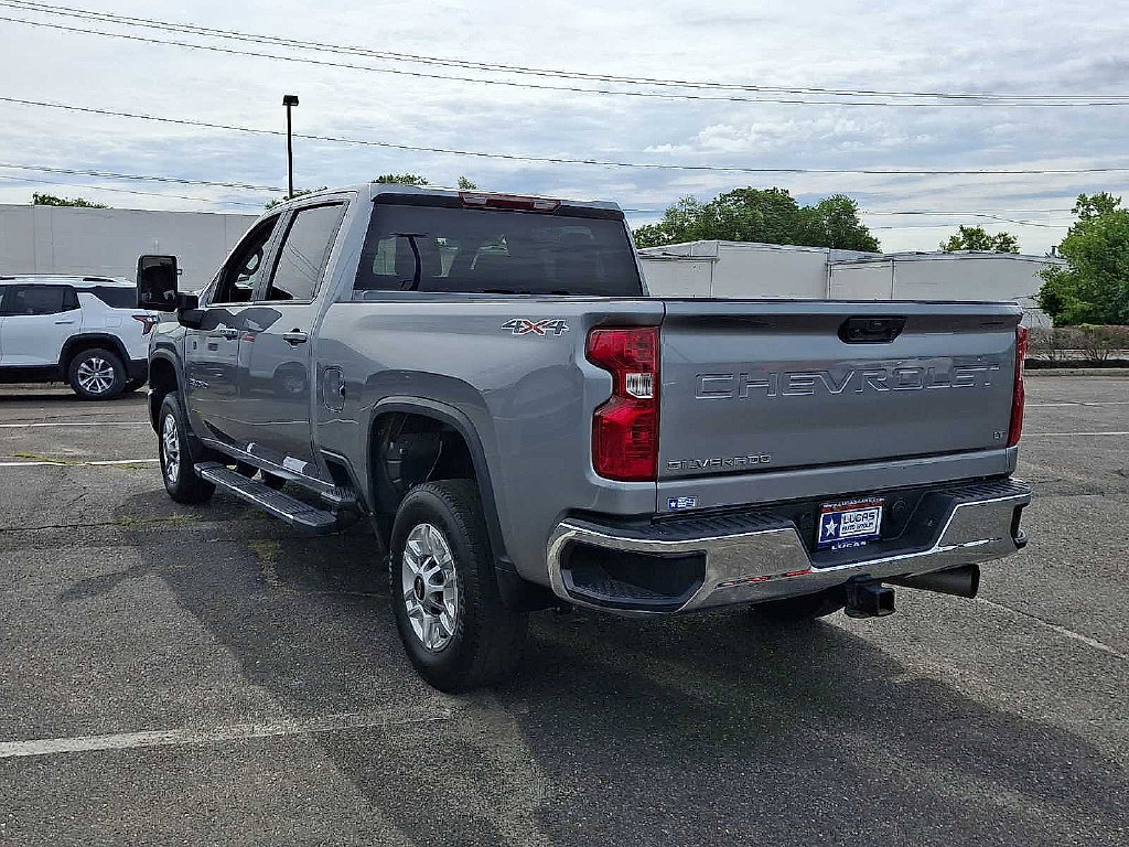 Used 2025 Chevrolet Silverado 2500 LT w/ Convenience Package AWD/4WD image 9