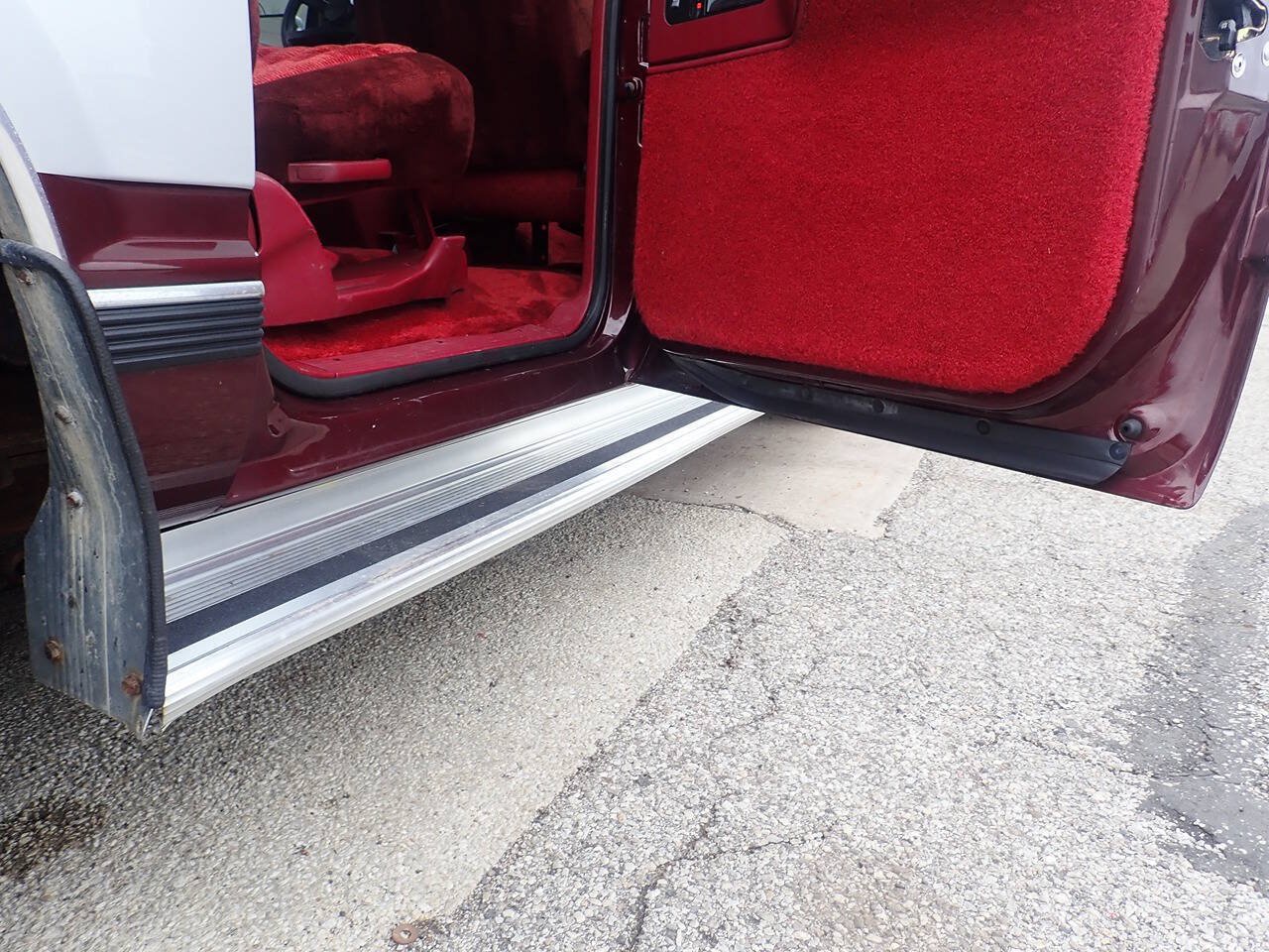 Used 1994 Chevrolet Suburban 2WD image 28