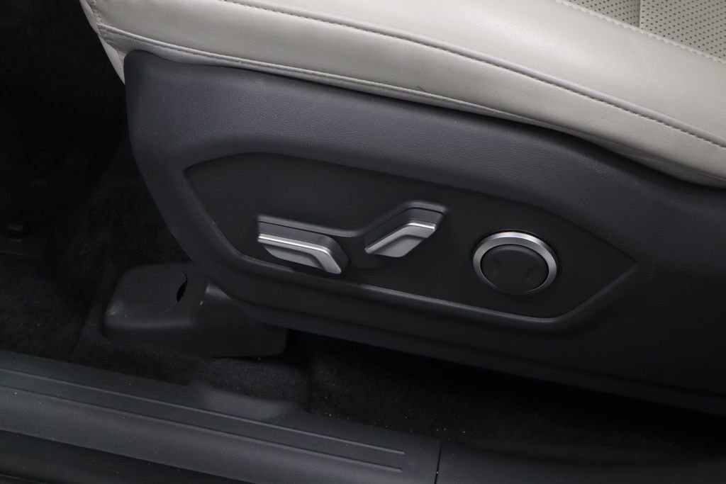 Used 2025 Hyundai Santa Fe SEL FWD image 22