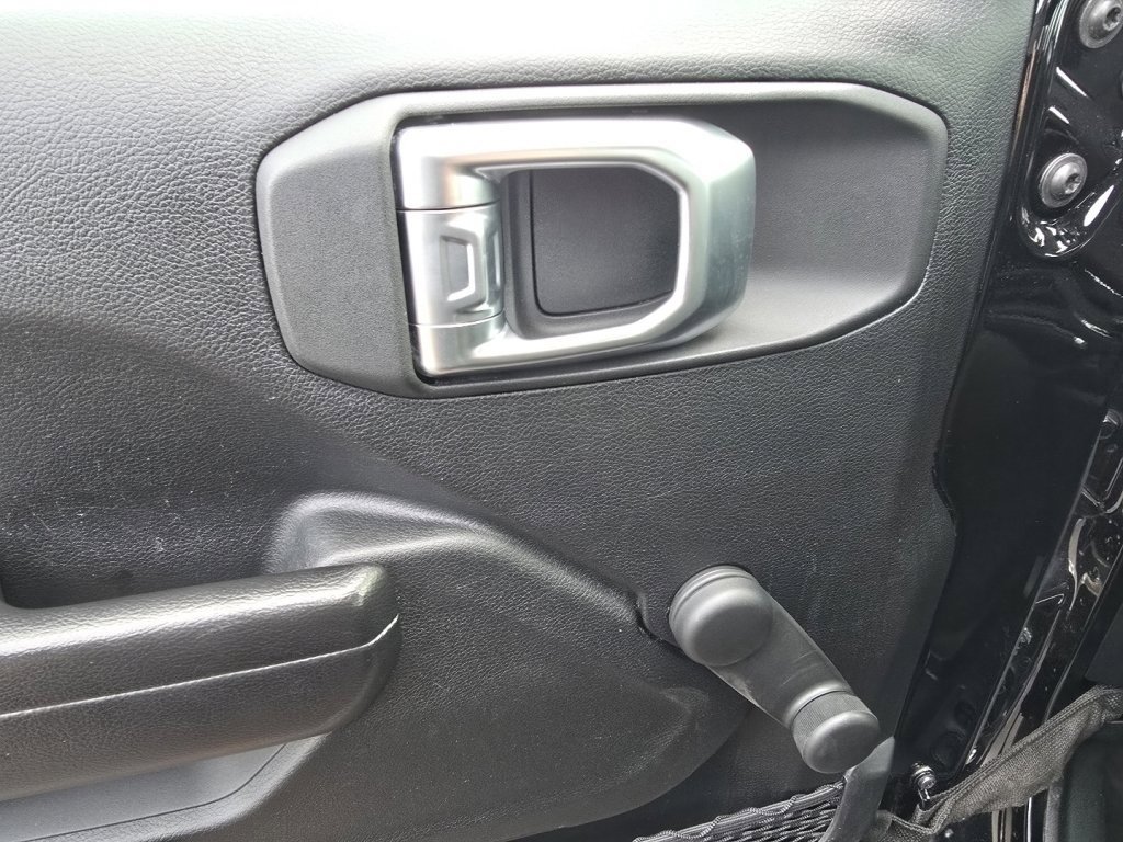 Used 2020 Jeep Gladiator Sport image 20