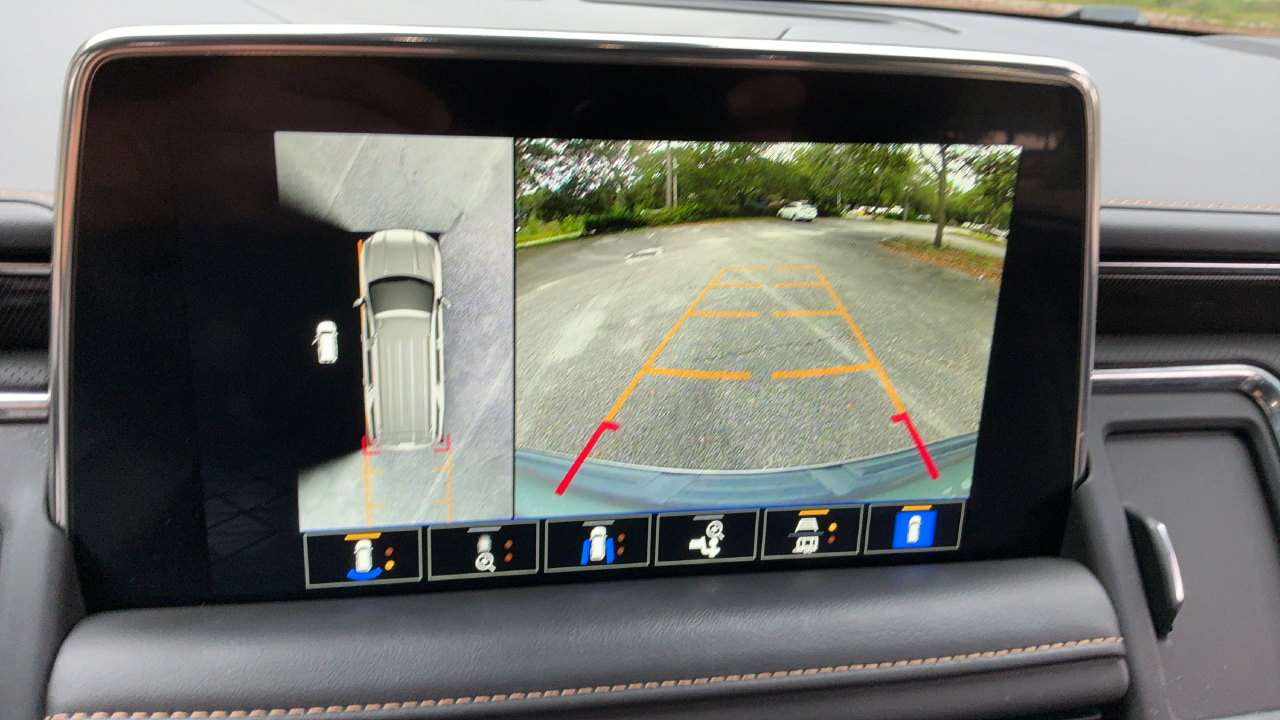 Used 2023 GMC Yukon AT4 w/ AT4 Premium Package AWD/4WD image 11