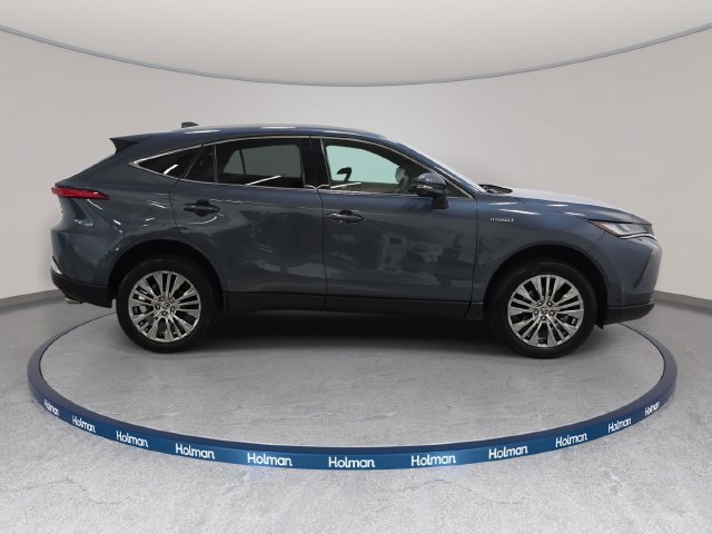 Used 2021 Toyota Venza XLE w/ Softex Package AWD/4WD image 5