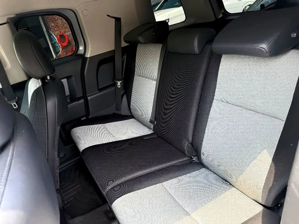 Used 2013 Toyota FJ Cruiser 4WD w/ Trail Teams Special Edition image 23