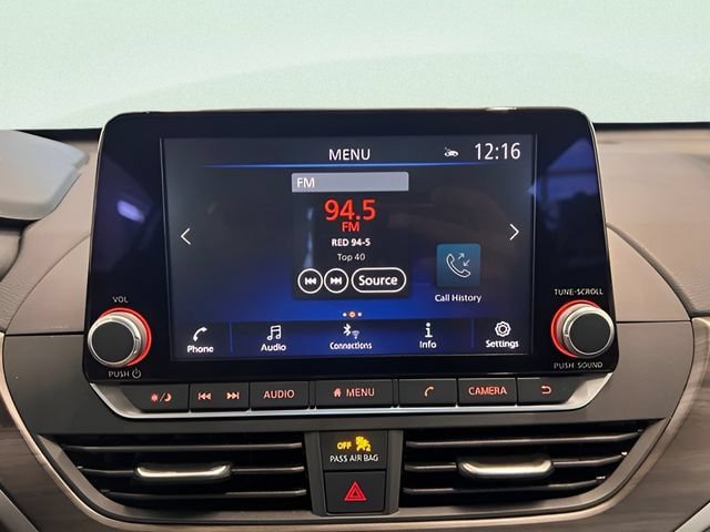 Used 2025 Nissan Altima 2.5 SV FWD image 15