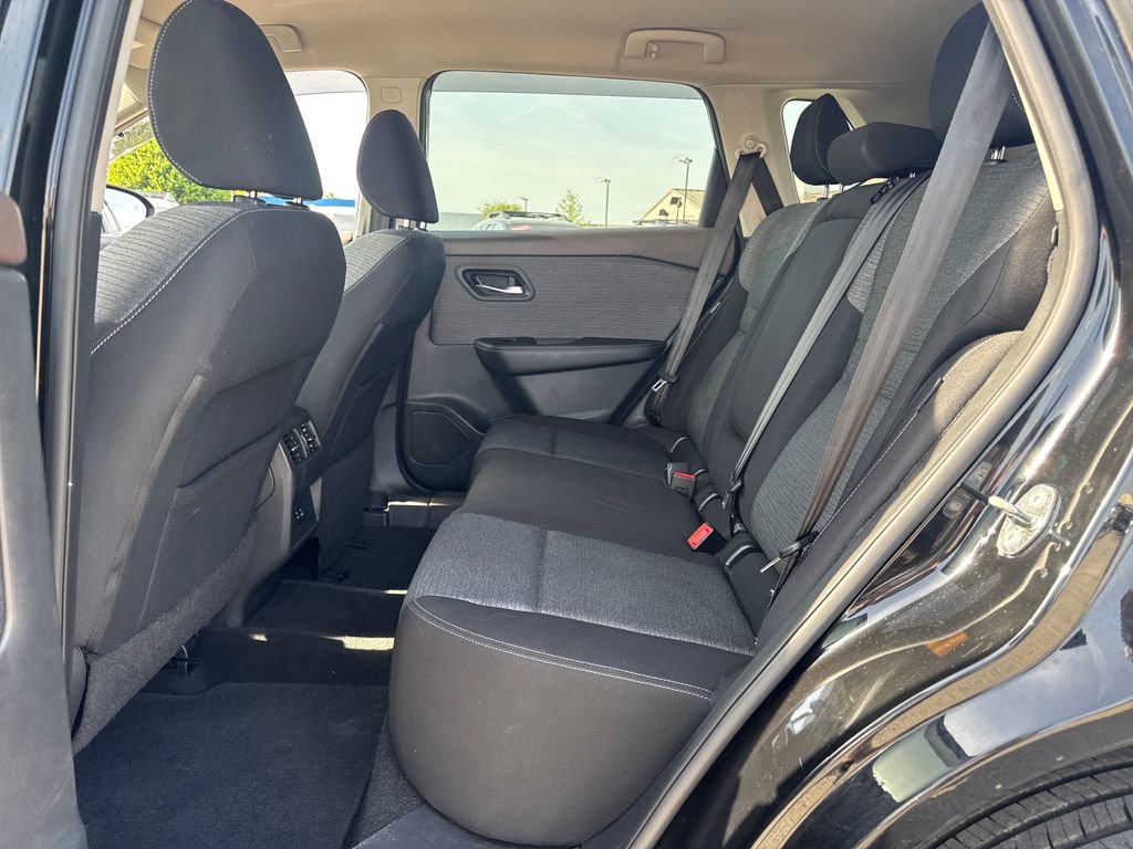 Used 2021 Nissan Rogue SV image 14